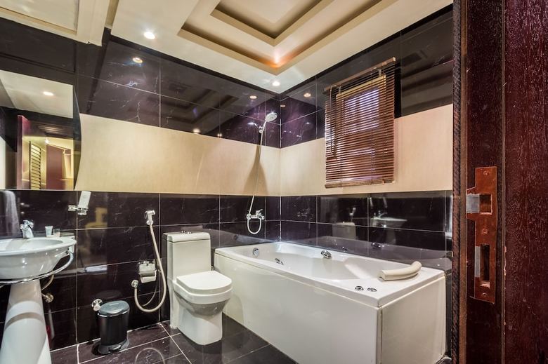 Hotel Almuhaidb Al Takhasosi Suites