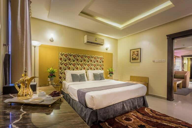 Hotel Almuhaidb Al Takhasosi Suites