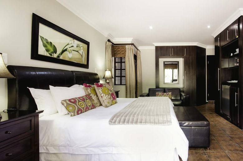 Hotel At The Villa