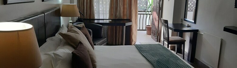 Hotel At The Villa