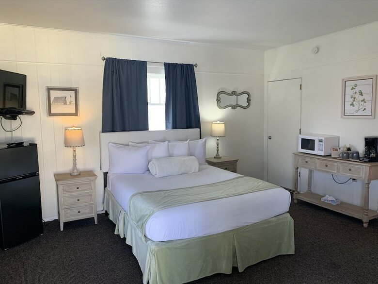 Motel Lamplighter Cabins & Suites