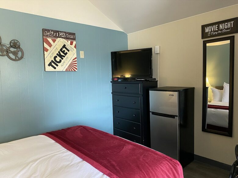 Motel Lamplighter Cabins & Suites
