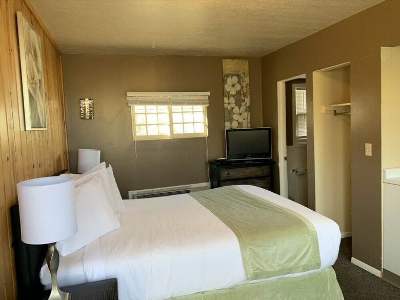 Motel Lamplighter Cabins & Suites