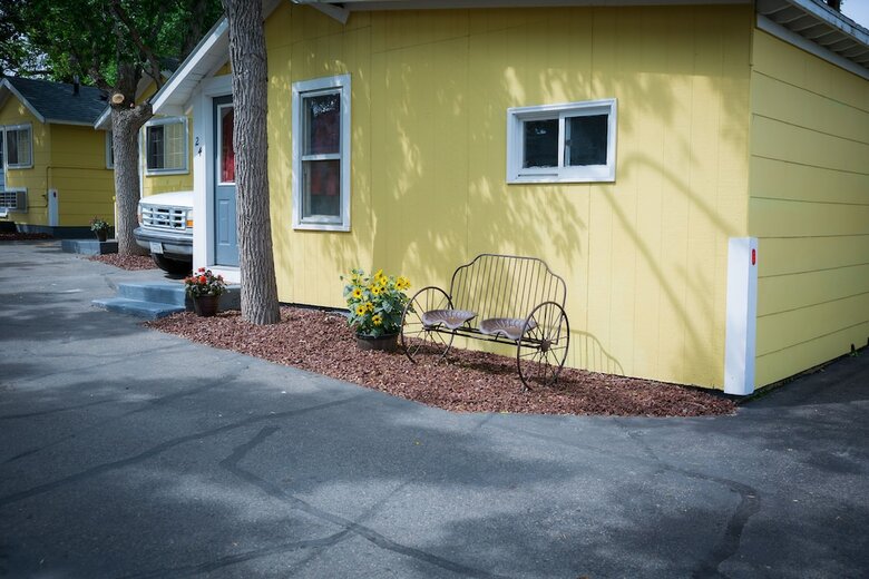 Motel Lamplighter Cabins & Suites