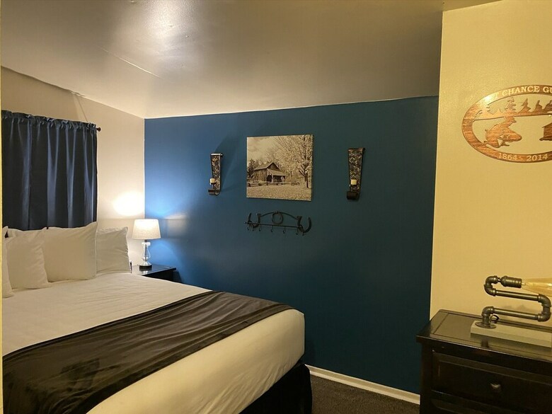 Motel Lamplighter Cabins & Suites