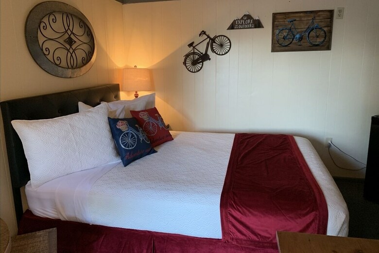 Motel Lamplighter Cabins & Suites