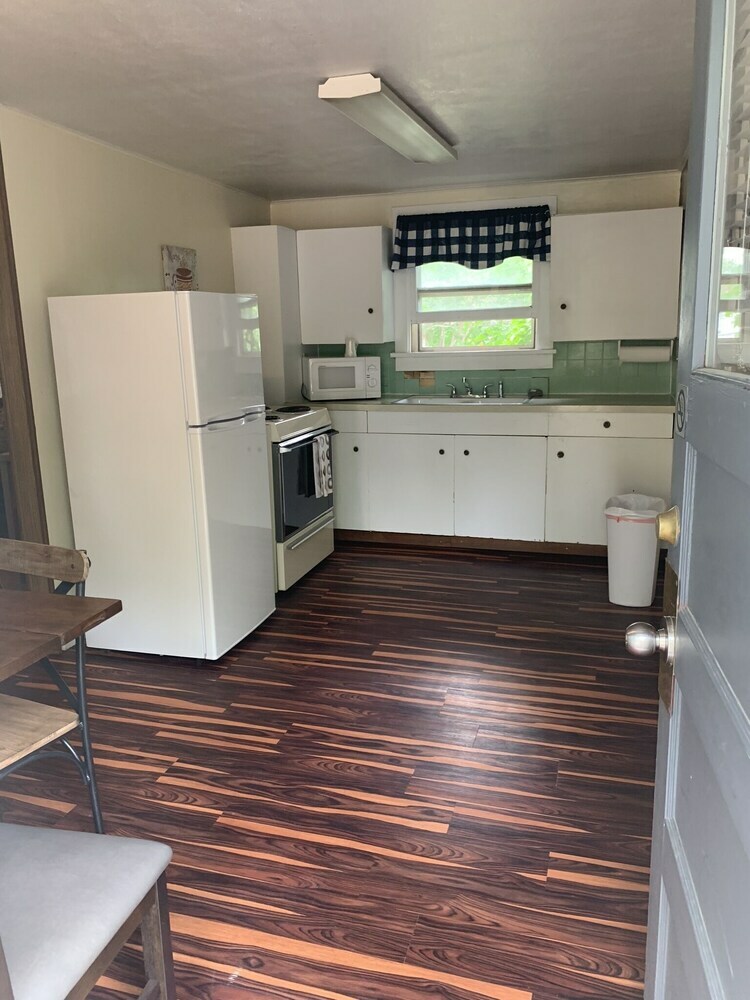 Motel Lamplighter Cabins & Suites