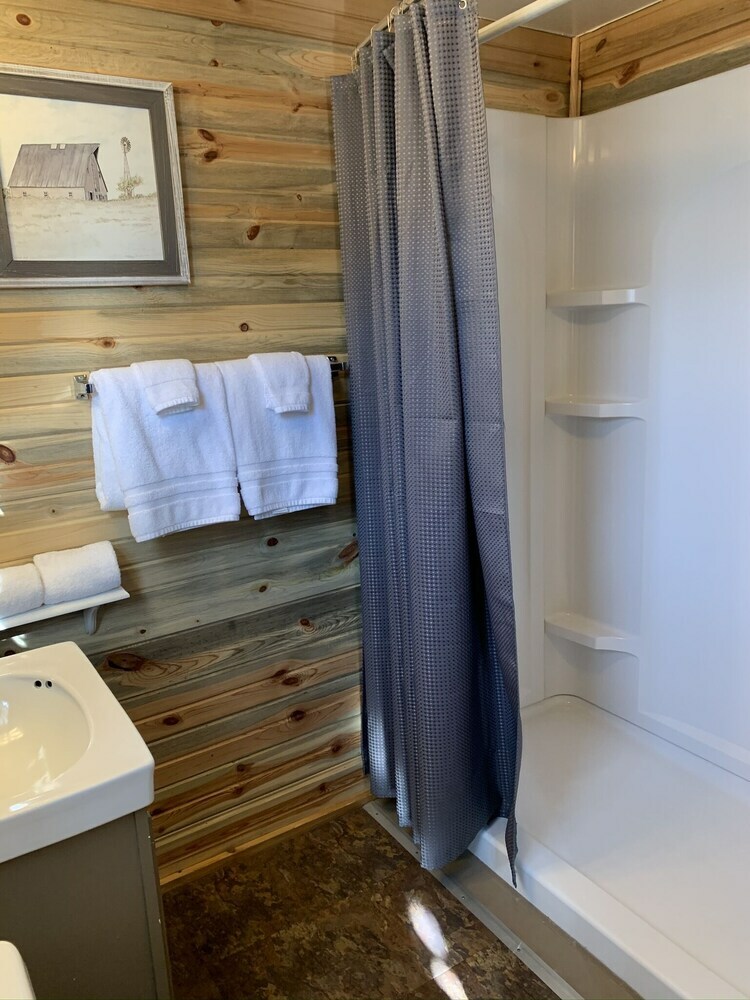 Motel Lamplighter Cabins & Suites