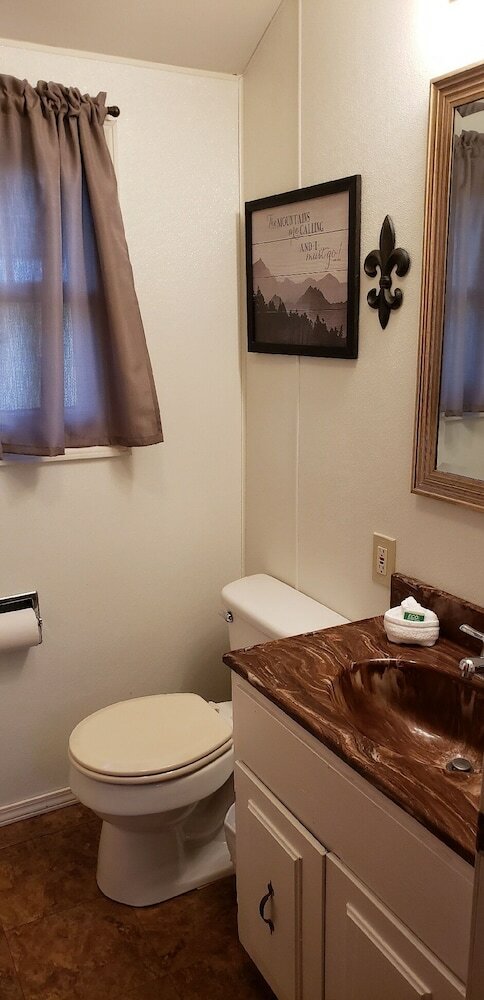 Motel Lamplighter Cabins & Suites