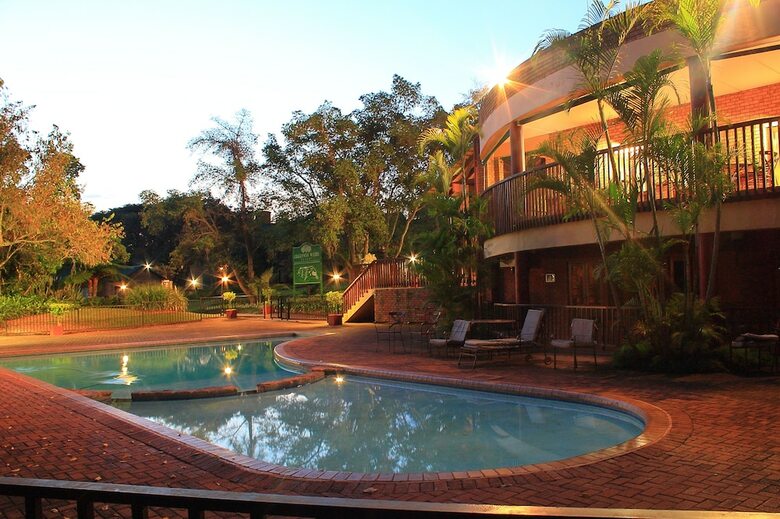 Hotel Greenway Woods Resort