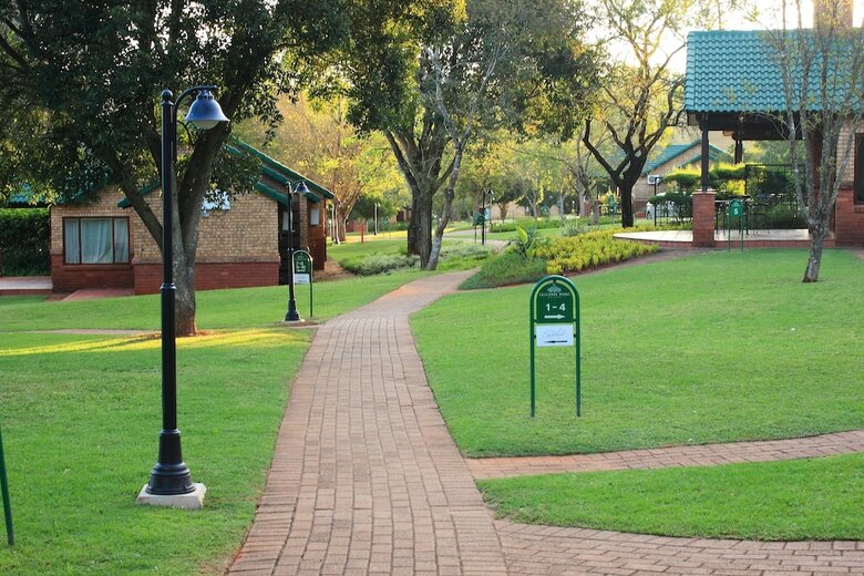 Hotel Greenway Woods Resort