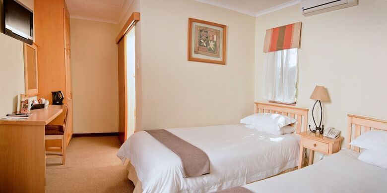 Hotel Greenway Woods Resort