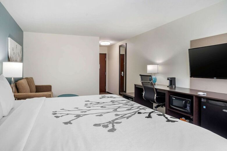 Hotel Sleep Inn & Suites Near Westchase