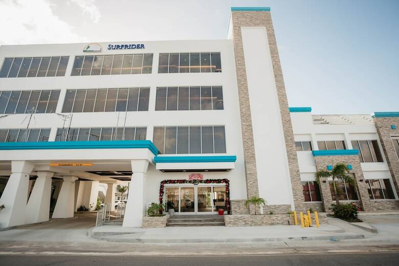 Surfrider Resort Hotel