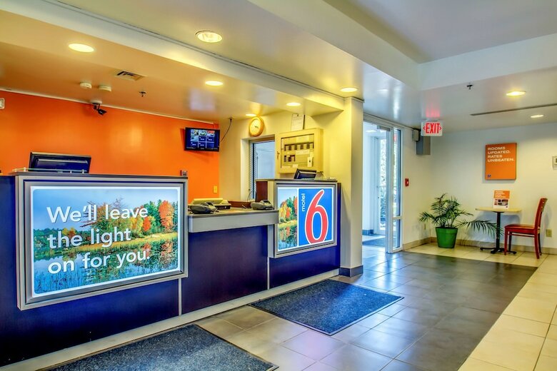 Motel 6 Buffalo Airport