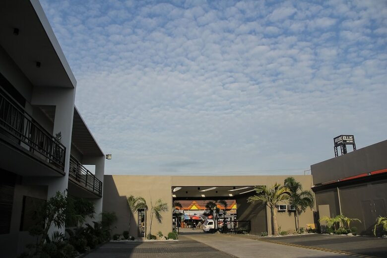 Hotel The Horizon Suites And Arcade