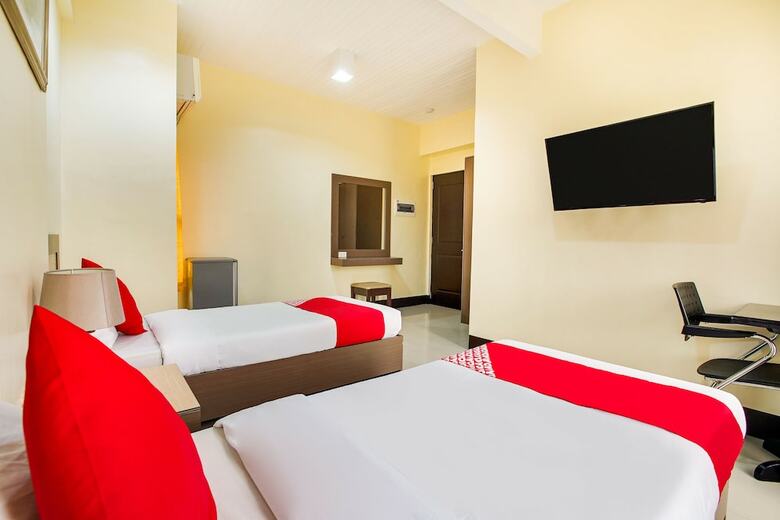 Hotel Oyo 244 Driggs Suites