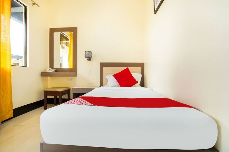 Hotel Oyo 244 Driggs Suites