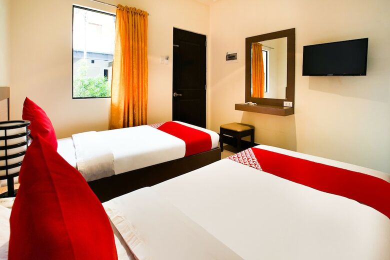 Hotel Oyo 244 Driggs Suites