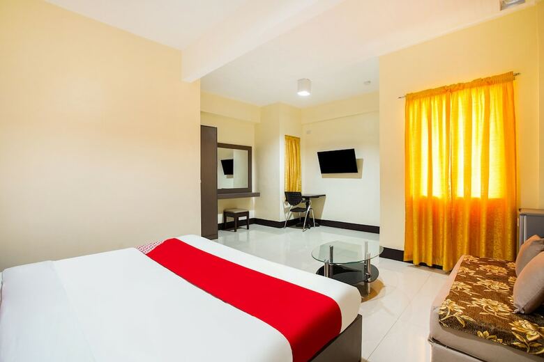 Hotel Oyo 244 Driggs Suites