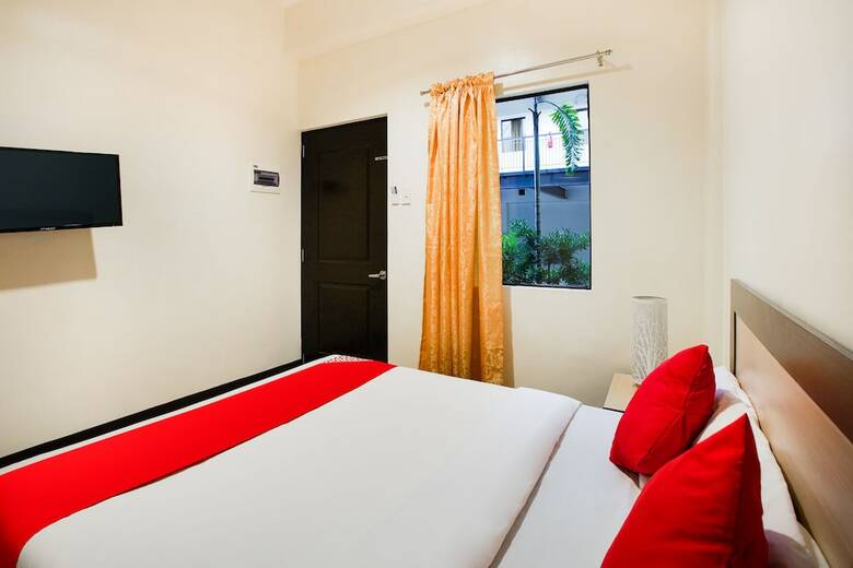 Hotel Oyo 244 Driggs Suites