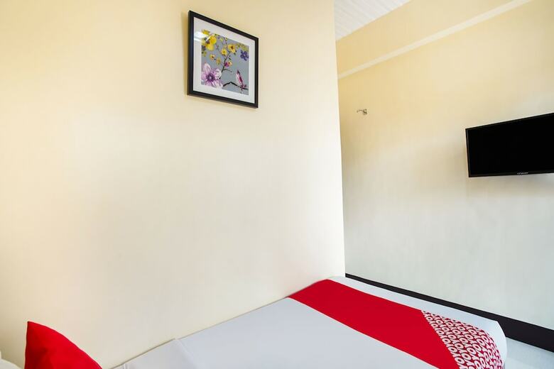 Hotel Oyo 244 Driggs Suites