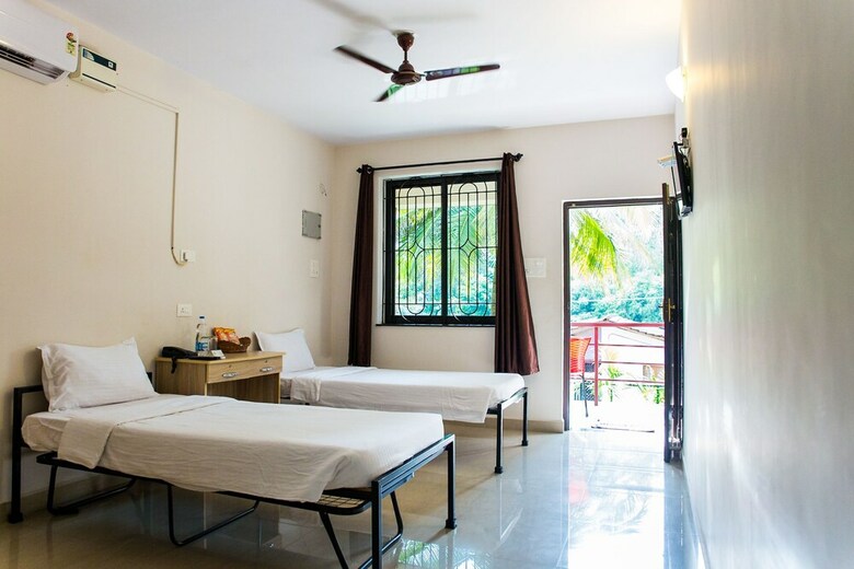 Hotel Lazy Frog Goa