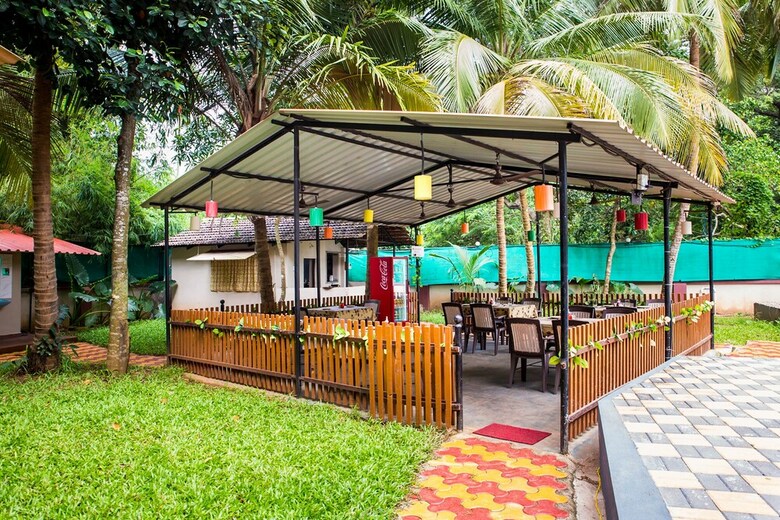 Hotel Lazy Frog Goa