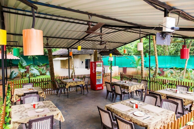Hotel Lazy Frog Goa