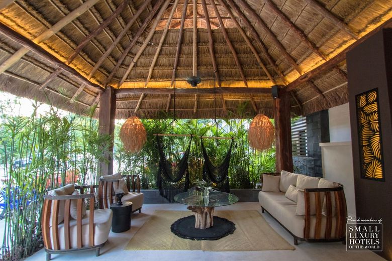 Kasa Hotel Parota