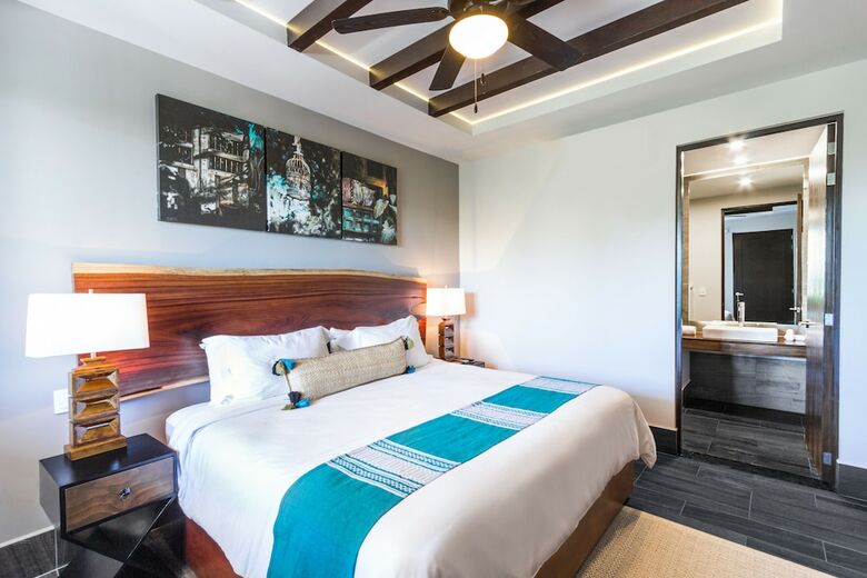 Kasa Hotel Parota