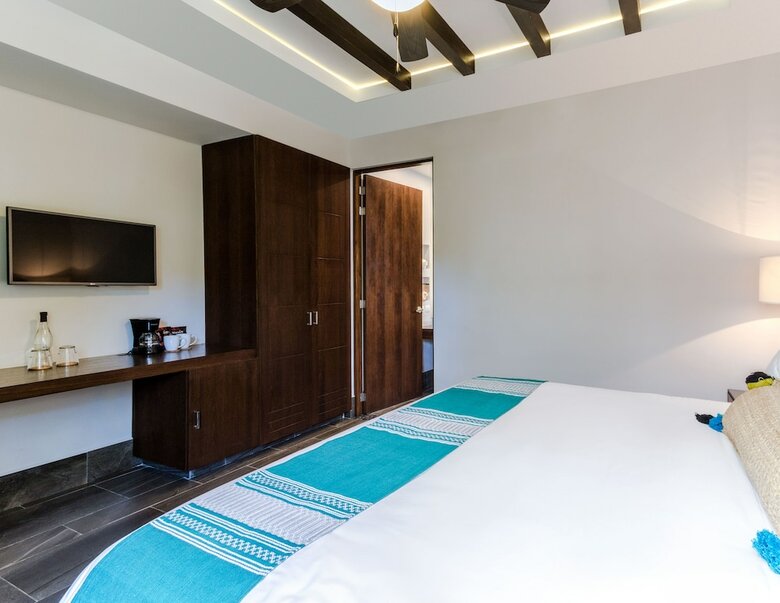Kasa Hotel Parota