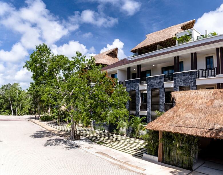Kasa Hotel Parota
