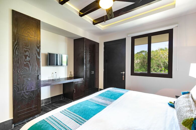 Kasa Hotel Parota