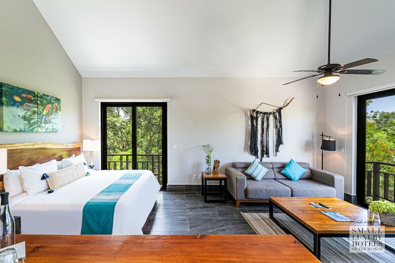 Kasa Hotel Parota