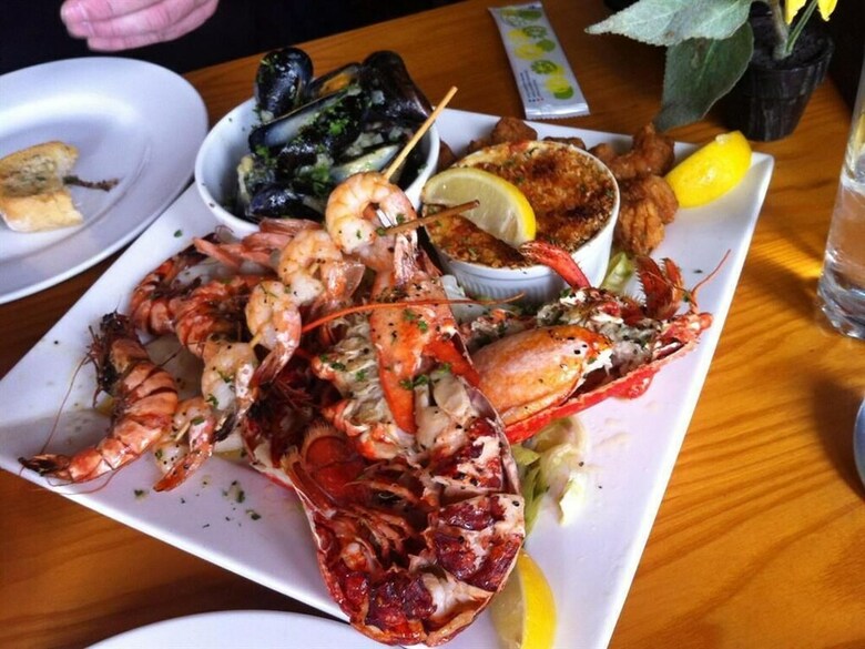 Posada Crab And Lobster Inn