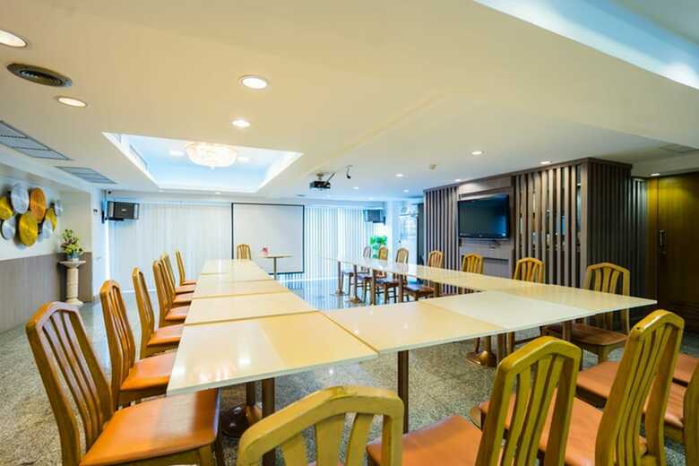 Samran Place Hotel