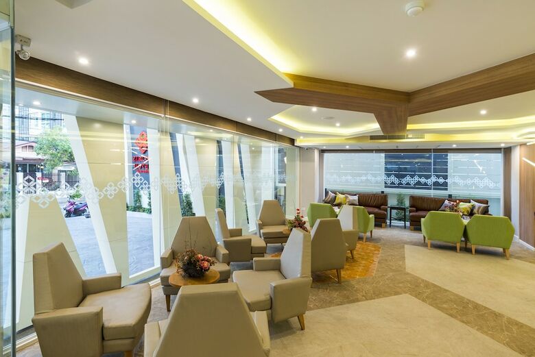 Zircon Hotel