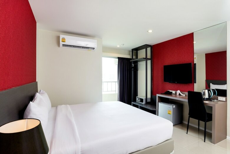 Zircon Hotel