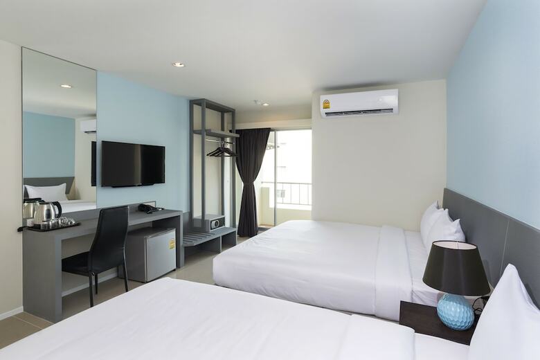 Zircon Hotel