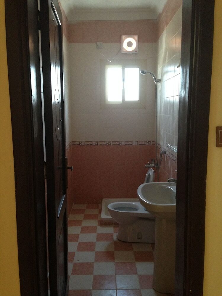 Al Eairy Furnished Apartments Tabuk 2
