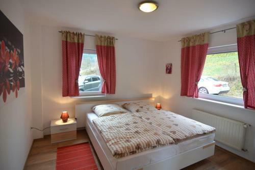 Elpe Apartments
