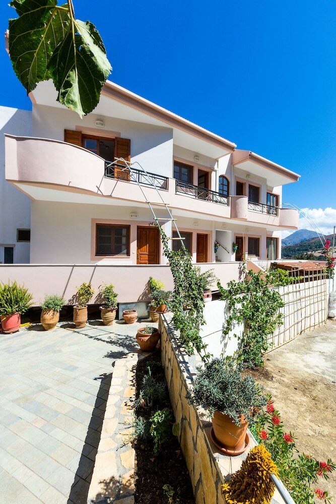Monopati Apartments