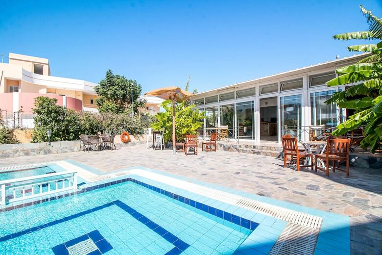 Aparthotel Kiras Studios