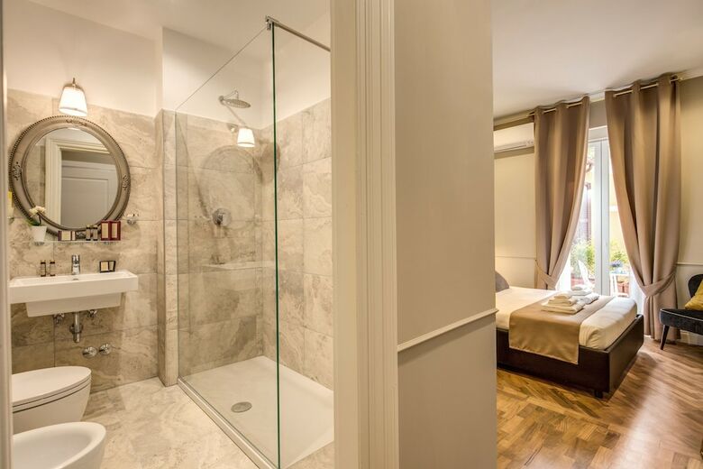 Charme Spagna Boutique Hotel