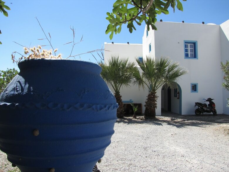 Studio Apartment Perivolos