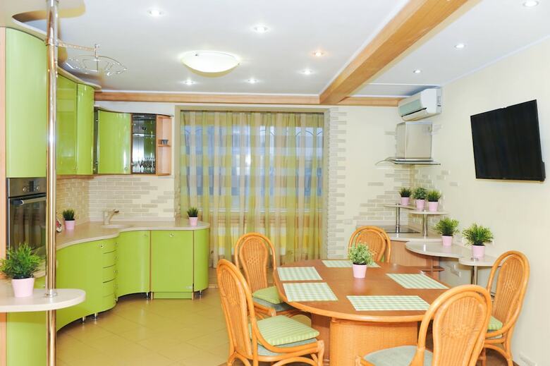 Innhome Apartments - Revolution Square