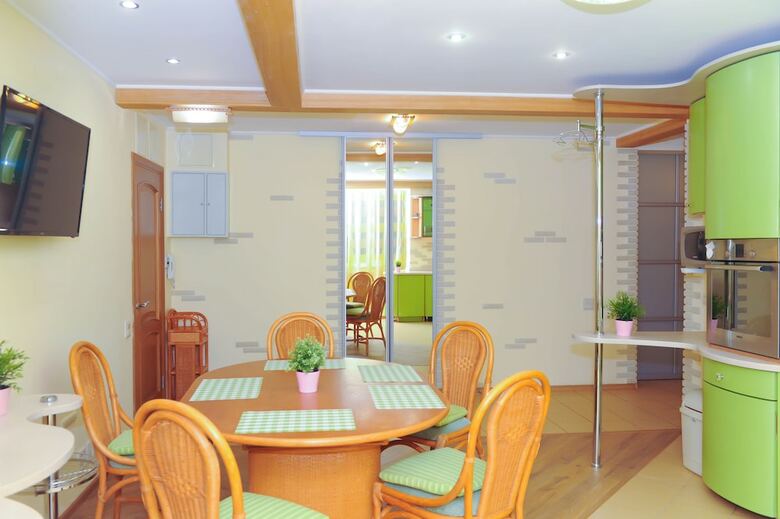 Innhome Apartments - Revolution Square