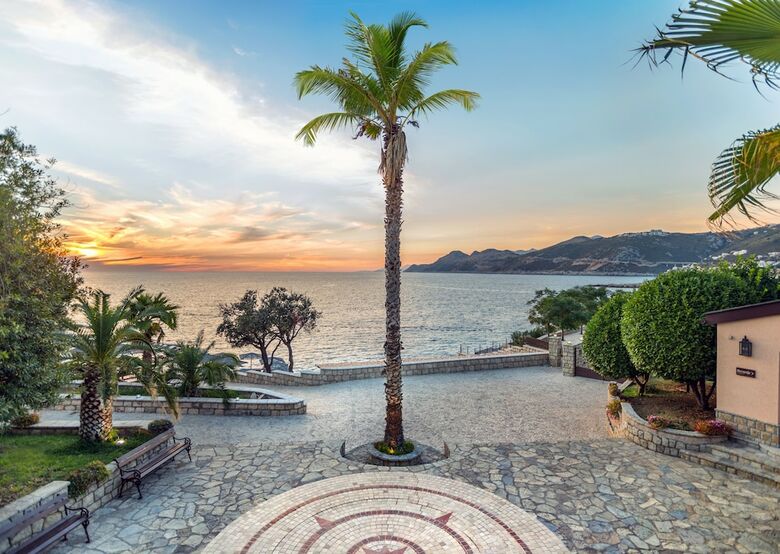 Hotel Wind Rose Resort