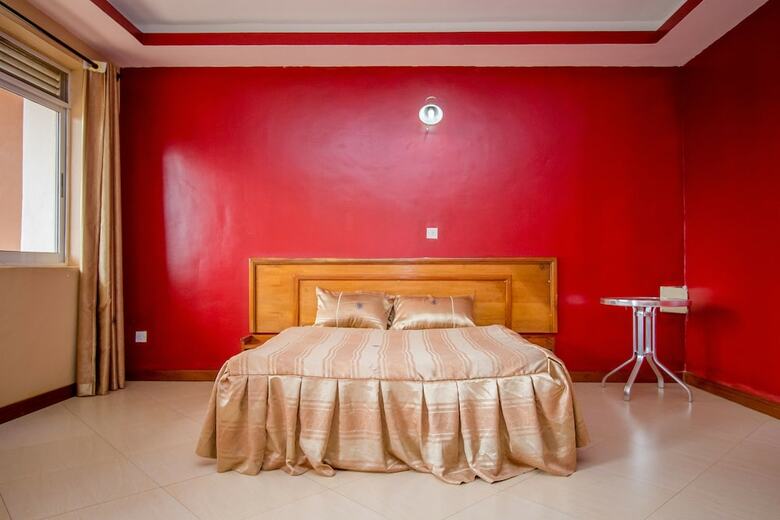 Pel'arps Hotel & Apartments